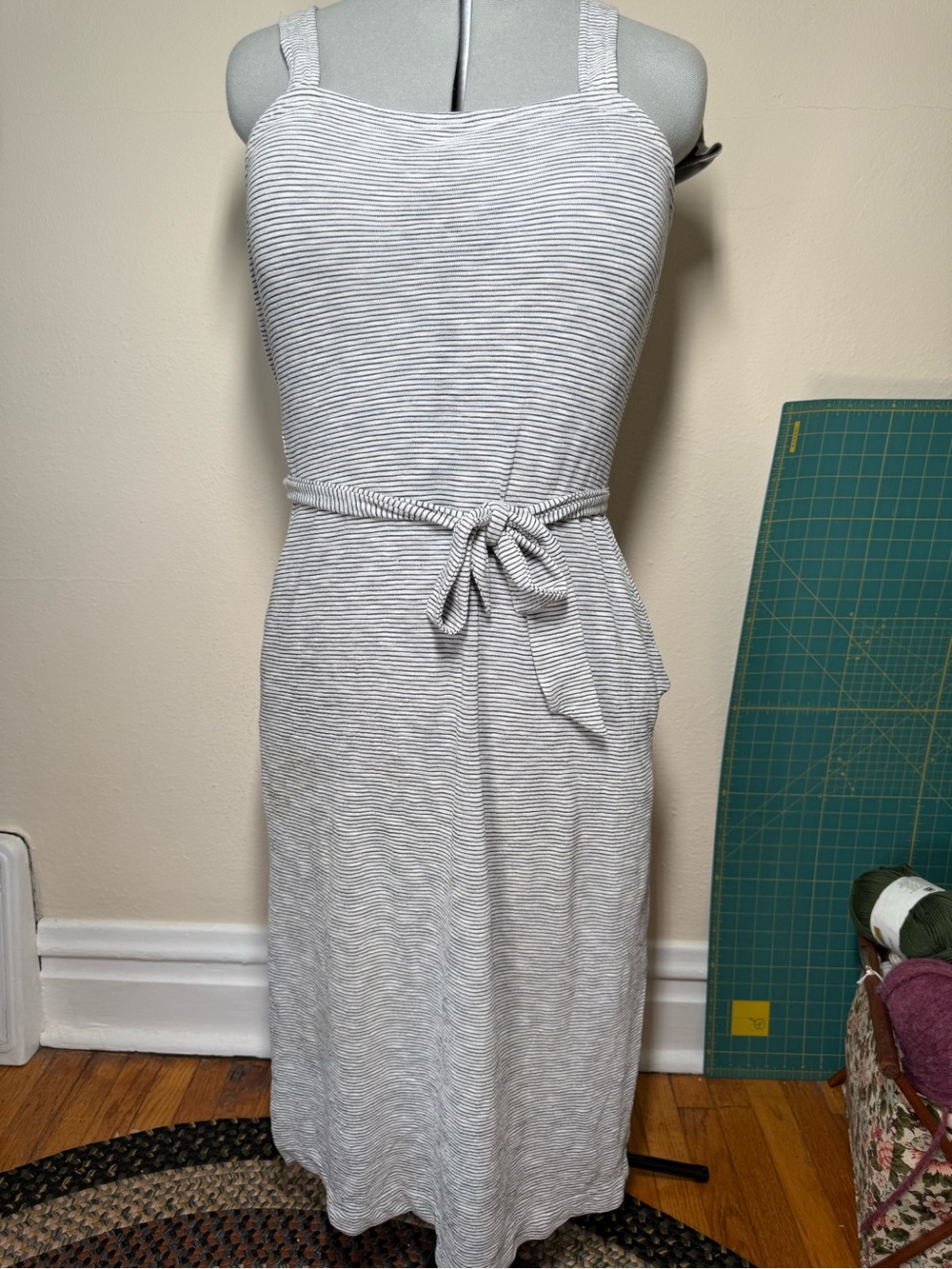 Caslon Striped White and Gray Sleeveless Midi Dress with Waist Tie